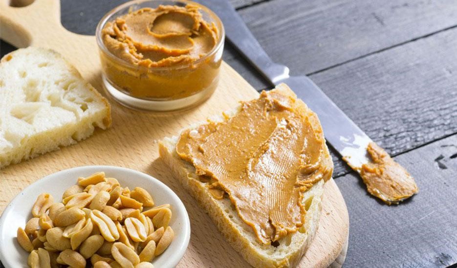 کره بادام زمینی رژیمی